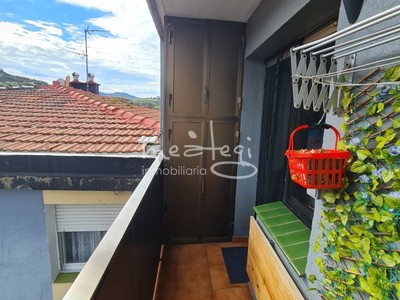 Piso en venta en Ortuella, Mendialde, con 2 dormitorios, baño, trastero y balcón