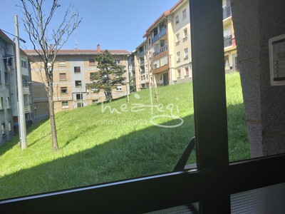 Piso en venta en Ortuella, Gorbea, con 3 dormitorios, baño y balcón
