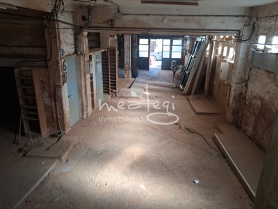 Lonja en venta en Barakaldo, con baño