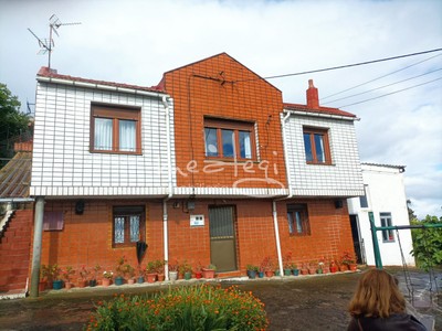 Casa en venta en Trapaga, La Arboleda, con 5 dormitorios, 2 baños y trastero