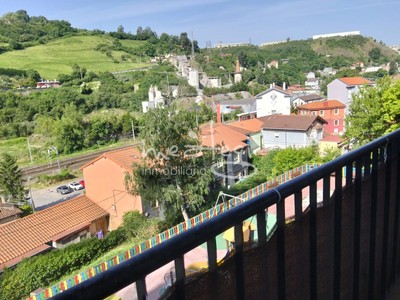 Piso en venta en Ortuella, Lasagabaster, con 3 dormitorios, 2 baños, plaza de garaje y balcón