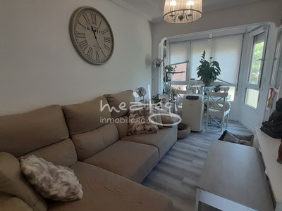 Piso en venta en Abanto-zierbena, con 3 dormitorios y baño