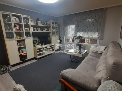 Piso en venta en Abanto-zierbena, con 3 dormitorios, baño, aseo y balcón