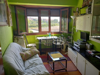 Piso en venta en Trapaga, con 2 dormitorios y baño