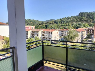 Piso en venta en Zalla, con 4 dormitorios, 2 baños y 2 balcones