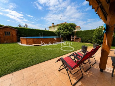Chalet en venta en Villarcayo, Villarcayo, con 4 dormitorios, 3 baños, plaza de garaje y terreno
