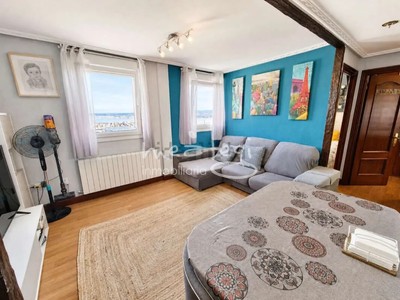Piso en venta en Santurtzi, con 2 dormitorios y baño