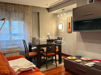 Piso en venta en Barakaldo, con 3 dormitorios y baño