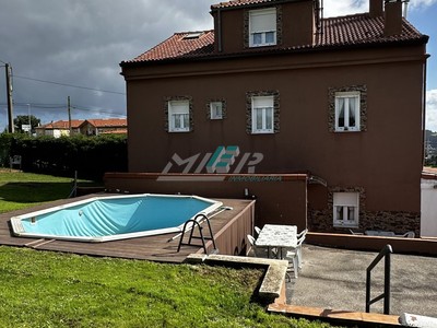 Casa en venta en Carreño, Albandi, con 6 dormitorios, 4 baños, trastero y terreno