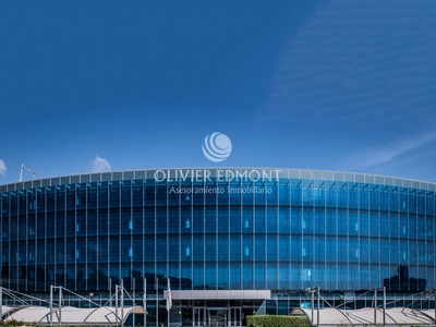 Oficina en alquiler en Madrid, Las Tablas, con 8 baños