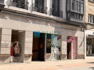 Locales en alquiler en Oviedo, Teatro Campoamor/ La Jirafa