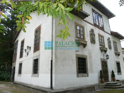 Casa solariega en venta en Oviedo, Tudela Veguin, con 7 dormitorios, 2 baños, 2 aseos y 2 balcones