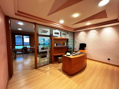 Oficina en venta en Oviedo, Uría / Corte Ingles, con aseo