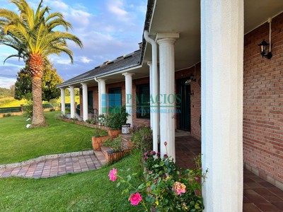 Chalet en venta en Oviedo, Santa Marina De Piedramuelle, con 7 dormitorios, 6 baños, 6 plazas de garaje, trastero y terreno