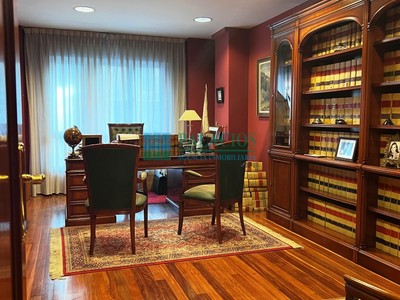 Oficina en venta en Oviedo, Centro / Palacio Valdés, con aseo