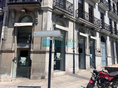 Locales en alquiler en Oviedo, Centro /corte Inglés, con aseo