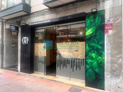 Locales en alquiler en Oviedo, Centro, con 2 aseos