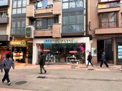 Locales en alquiler en Centro / Salesas, con 2 aseos