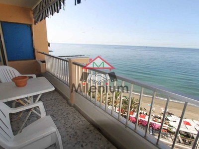 Piso en venta en Estepona, con 2 dormitorios, baño, plaza de garaje y terraza