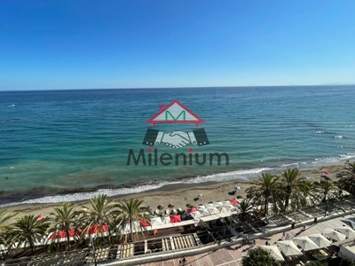 Apartamento en venta en Estepona, con 1 dormitorio, baño, plaza de garaje y terraza