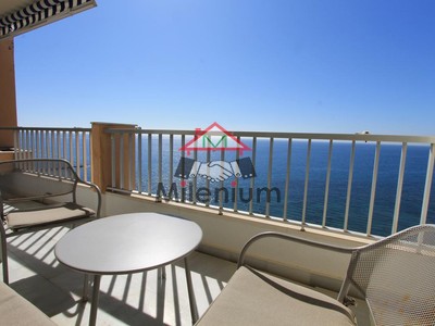 Piso en venta en Estepona, con 2 dormitorios, baño, aseo, plaza de garaje y terraza