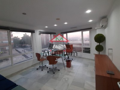 Oficina en alquiler en Algeciras, con baño