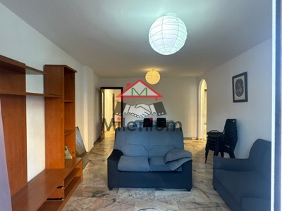 Piso en venta en Algeciras, Semi Centro, con 3 dormitorios, 2 baños, plaza de garaje y terraza