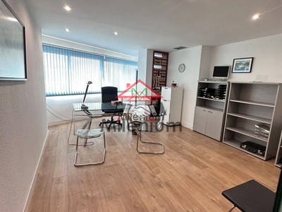 Oficina en venta en Algeciras, con baño