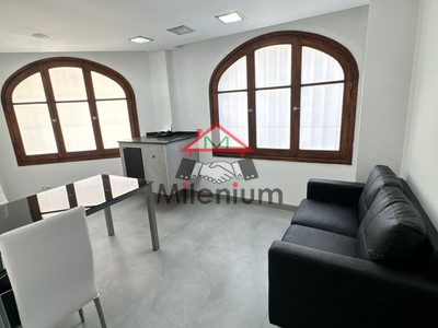 Piso en venta en Algeciras, Semicentro, con 3 dormitorios, baño y trastero