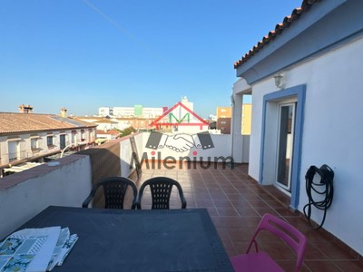 Duplex en venta en Algeciras, Rinconcillo, con 2 dormitorios, baño y terraza