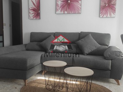 Piso en alquiler en Algeciras, con 3 dormitorios, baño y balcón