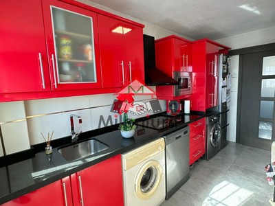 Piso en venta en Algeciras, Fuente Nueva, con 4 dormitorios, 2 baños y balcón