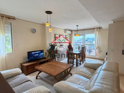 Piso en venta en Algeciras, Paseo De La Conferencia, con 3 dormitorios, baño, plaza de garaje, trastero y terraza