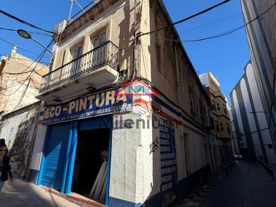 Edificio en venta en Algeciras, Semi Centro, con 8 dormitorios