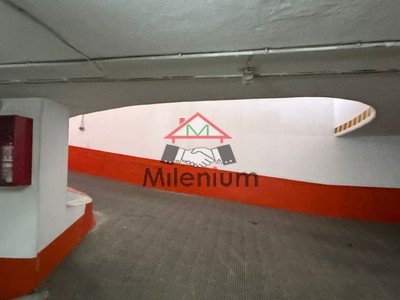 Garaje en venta en Algeciras, Paseo De La Conferencia