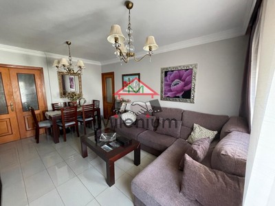 Piso en venta en Algeciras, Centro, con 4 dormitorios y 2 baños