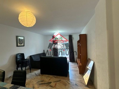 Piso en alquiler en Algeciras, Semicentro, con 3 dormitorios, 2 baños, balcón y terraza