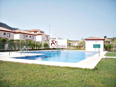 Pareado en venta en Cártama, con 4 dormitorios, 2 baños, aseo, 2 plazas de garaje y terreno