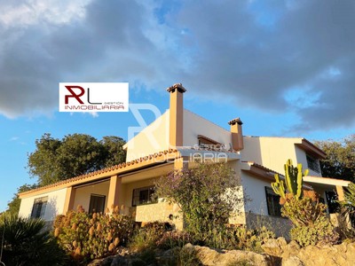 Casa de campo/finca rústica en venta en Cártama, con 3 dormitorios, 2 baños, trastero y terreno