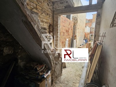 Casa en venta en Coín, con 2 dormitorios y terraza