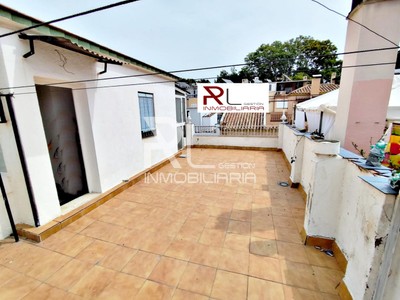 Casa en venta en Málaga, con 3 dormitorios, 2 baños, trastero y terraza