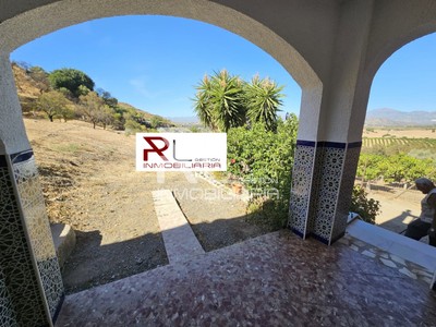 Casa de campo/finca rústica en venta en Pizarra, con 2 dormitorios, 2 baños, terraza y terreno