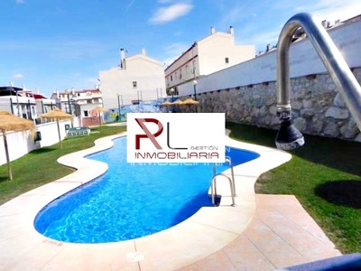 Adosado en venta en Cártama, Inmejorable Situación, con 4 dormitorios, 2 baños, aseo, 2 plazas de garaje, 2 balcones y 2 terrazas