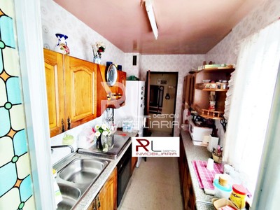 Piso en venta en Málaga, con 4 dormitorios, 2 baños, plaza de garaje y terraza