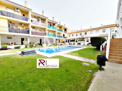 Adosado en venta en Alhaurín De La Torre, Zona Próxima Al Ayuntamiento, con 3 dormitorios, 3 baños, 2 plazas de garaje y terraza