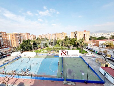 Piso en venta en Málaga, Ctra. De Cádiz, con 2 dormitorios, baño y plaza de garaje