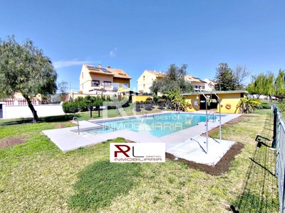 Pareado en venta en Estación De Cártama, Limosol, con 5 dormitorios, 3 baños, plaza de garaje, trastero, terraza y terreno