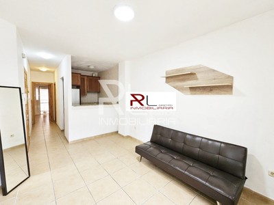 Piso en venta en Estación De Cártama, Zona Del Instituto, con 1 dormitorio, baño, trastero y terraza