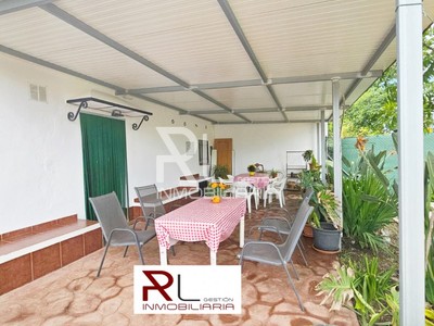 Casa de campo/finca rústica en venta en Campanillas, Tranquila Y Bien Comunicada, con 4 dormitorios, baño, plaza de garaje, trastero, terraza y terreno