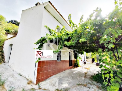 Casa en venta en Monda, Monda, con 3 dormitorios, 2 baños, plaza de garaje, trastero y terreno